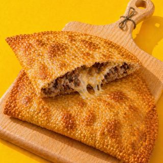 Cheburek BESTSELLER z mięsem i serem