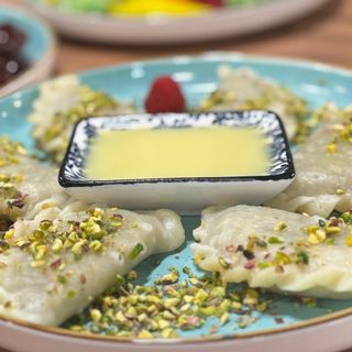 Pierogi z pistacją i białą czekoladą 10szt