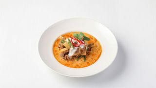 GAENG PHET Z ROSTBEFEM WOŁOWYM