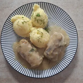 Gołabki w sosie koperkowym