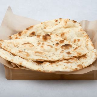 Naan z kozieradką
