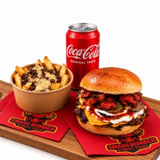 BEKON BOMBER BOX / Smash burger z Bekonem + Frytki z Mięsem i Serem + Cola 0,33l