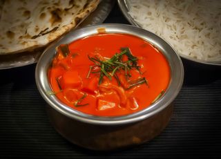 Czerwone curry z kurczakiem