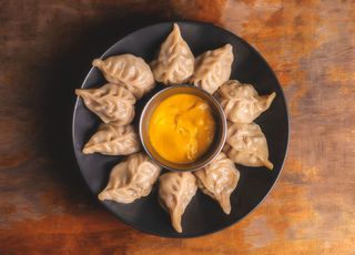 Momo mix:  warzywa(5szt.) i kurczak (5szt.)