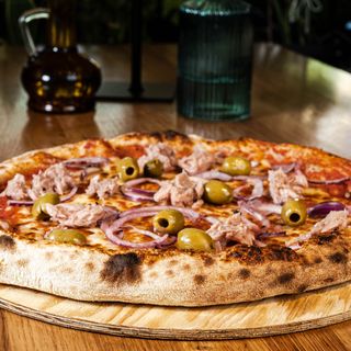 Pizza Tonno