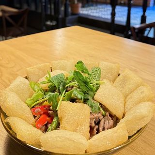 Phở bò chiên giòn