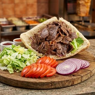 Kebab w bułce wołowina