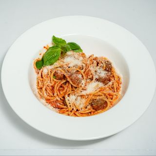 Spaghetti Marinara con polpetto