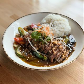 Fillet z kaczki w sosie czarny pieprzu