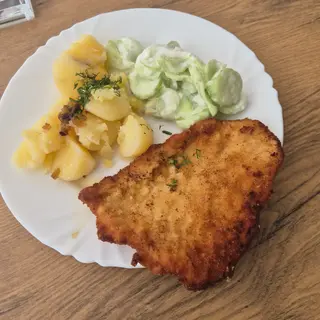 schabowy i pierś z kurczaka i dodatki