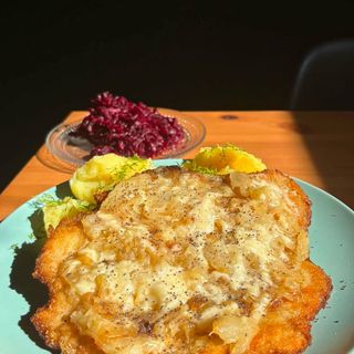 NALEŚNIKI ZAPIEKANE Z SEREM ŻOŁTYM I PIECZRAKAMI