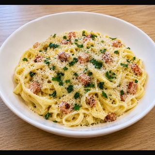 Makaron tagliatelle z pancetta dolce w sosie śmietankowym