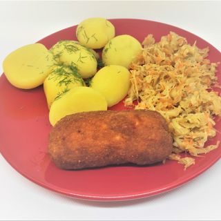 Filet z kurczaka zawijany z serem, ziemniaki, wiosenna