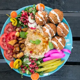 Talerz falafel