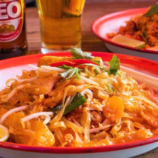 Pad thai wołowina