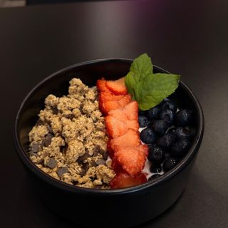 Bowl jogurt granola
