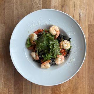 Tagliolini nero z krewetką