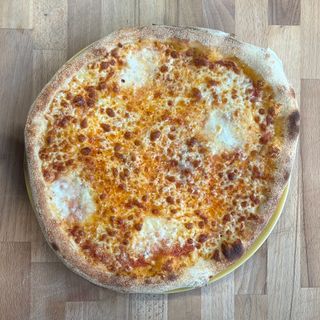 Pizza Quattro Fromagi