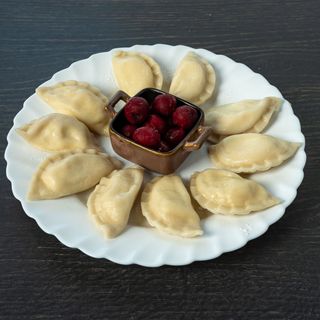 Pierogi z wiśniami 280g