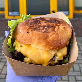 Cheeseburger dziecięcy