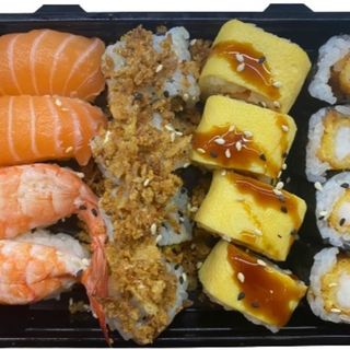 67. Sushi Combinado