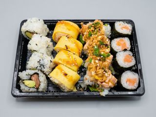 63 - Sushi Combinado
