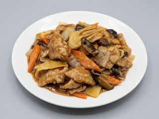 B5 - Porco com Bambu e Cogumelos