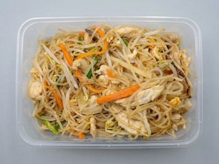 M6 - Massa de Arroz com Frango