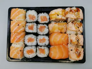 62. Sushi Combinado
