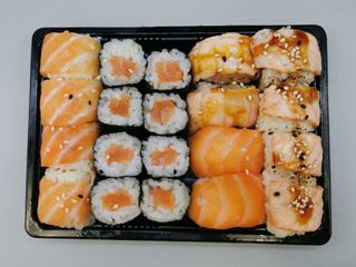 62. Sushi Combinado