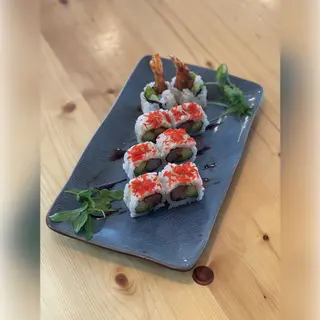 Uramaki Tempura Sake (8 Unidades)