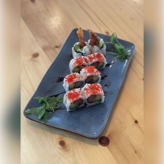 Uramaki Tempura Sake (8 Unidades)