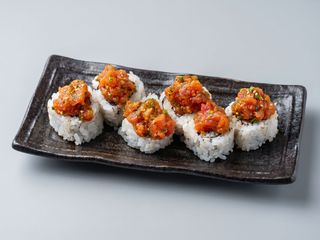 Uramaki Spicy Tuna (8 Unidades)