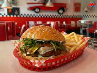 Vegie Burger com Batata Frita e Bebida