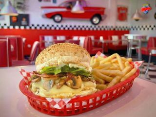 Mozarela Burger com Batata Frita e Bebida