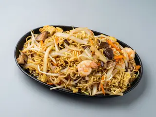 Massa Chinesa em Prato de Ferro