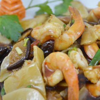 Gambas com Cogumelos e Bambu