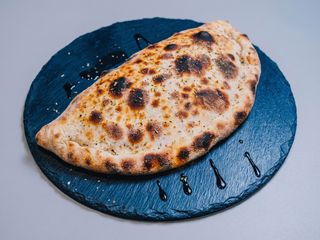 Pizza Calzone Média