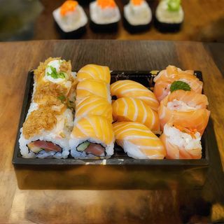 T130 sushi misto [14 pecas]