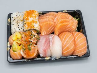 T132 Sushi e sashimi [20 pecas]