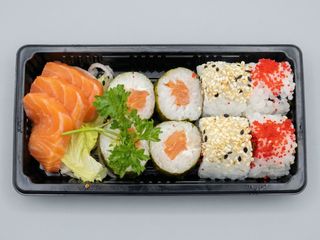 S4. SUSHI MISTOS COM SASHIMI