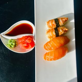 Nigiri  Salmão e camarão