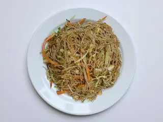 Massa de arroz com galinha