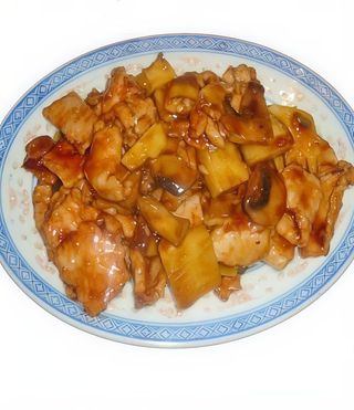 Carne de Porco com Cogumelo Chinês e Bambu
