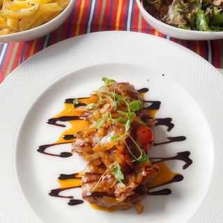 Bifinhos de Soja em Tomate e Cebola