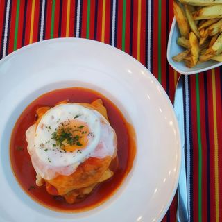 Francesinha à Madeirense