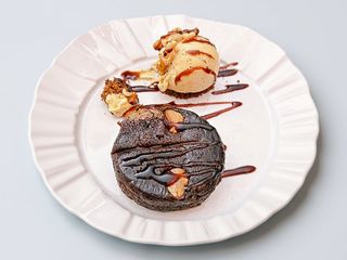 Bolo de Mel com Gelado Noz