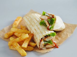 Tasty Wrap frango grelhada & fritas