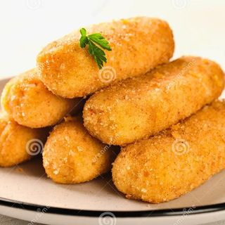 Croquetes com batatas fritas 1 pessoa