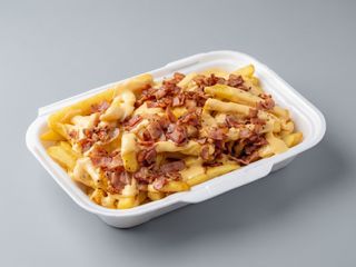 Batatas Fritas com Queijo Cheddar e Bacon